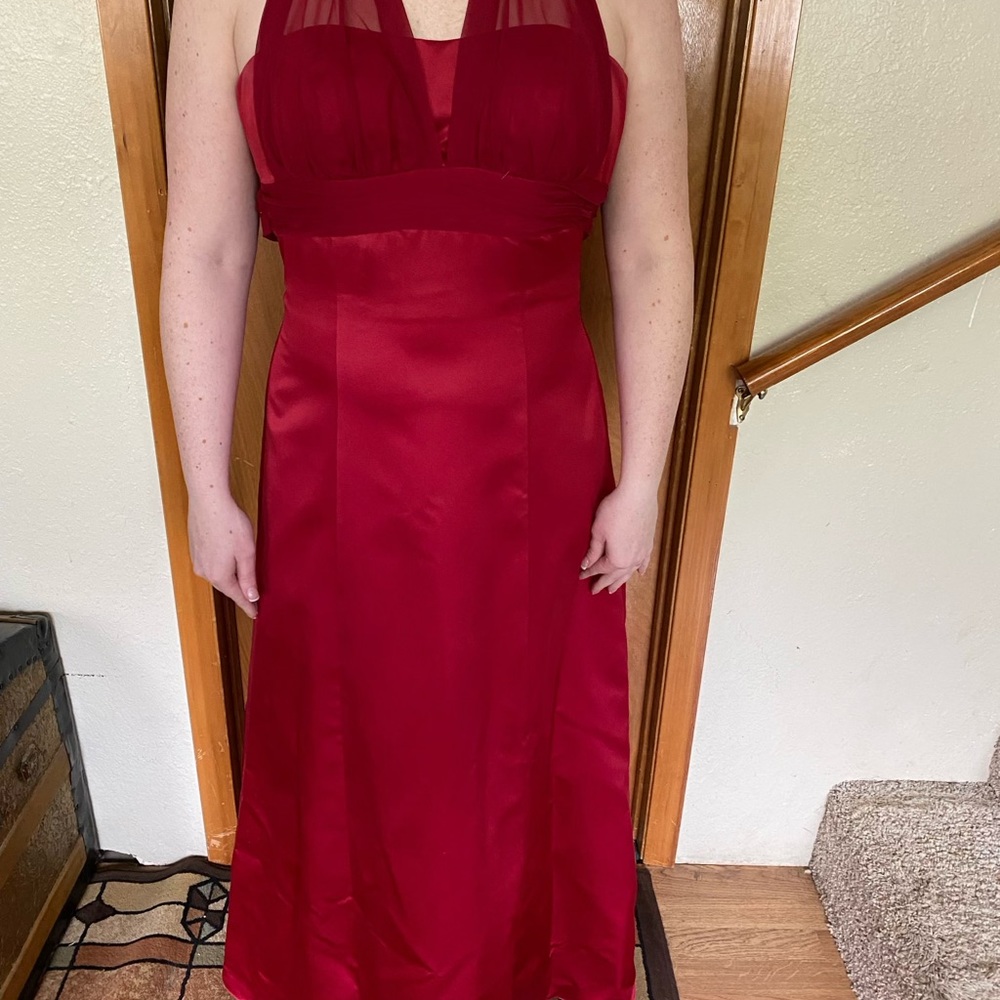 This beautiful dress has been worn once perfect dress for the summer weddings